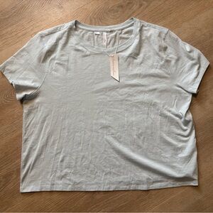 Travis Mathew Women's nwt Light blue Short Sleeve Tee